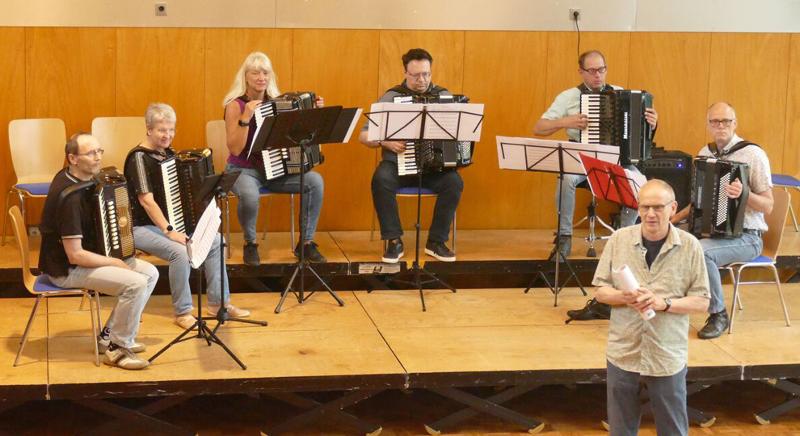 Ensemblearbeit Helmut Quakernack.jpg Ensemblearbeit Helmut Quakernack.jpg