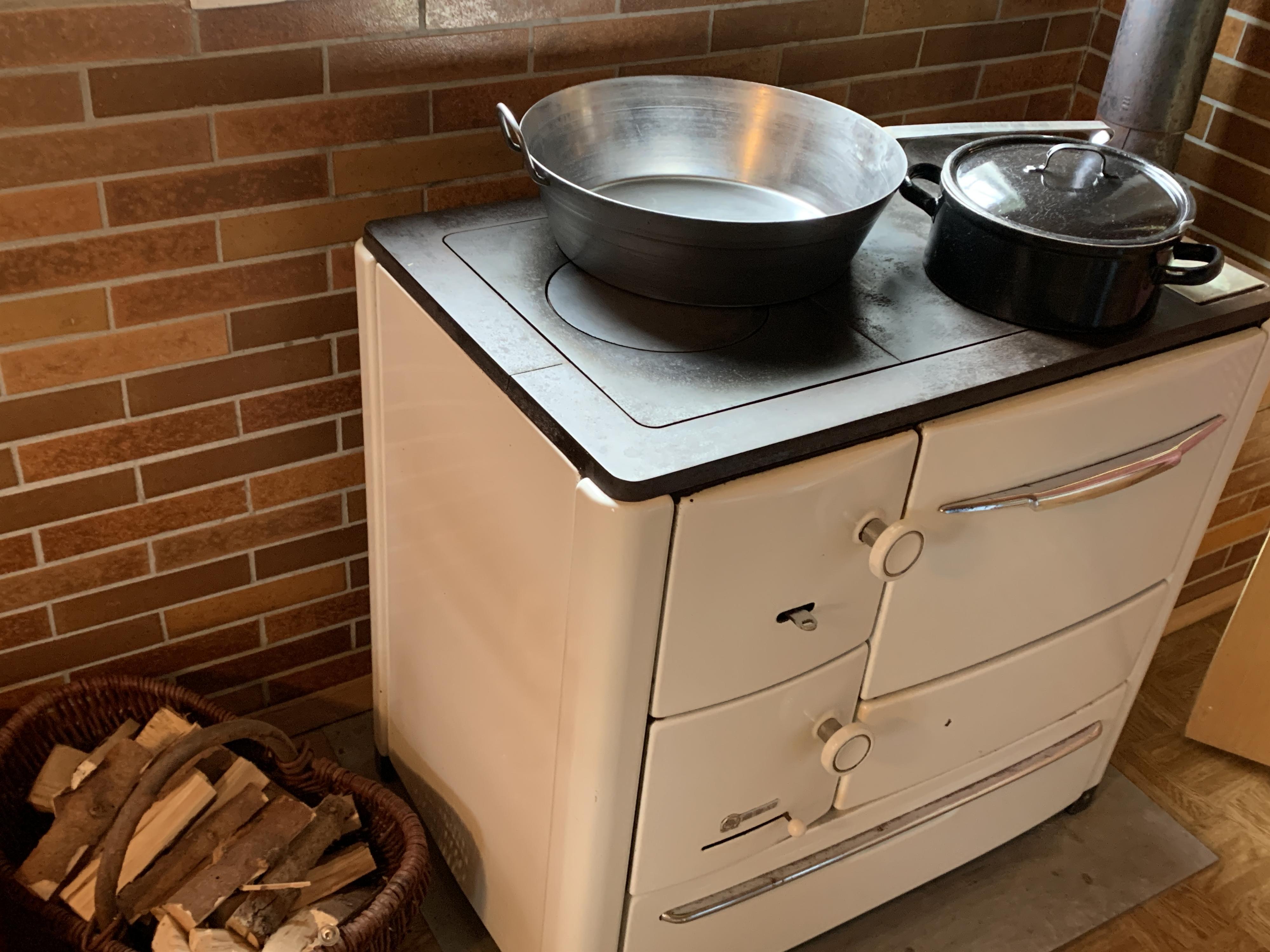 Der Holzofen Der Holzofen