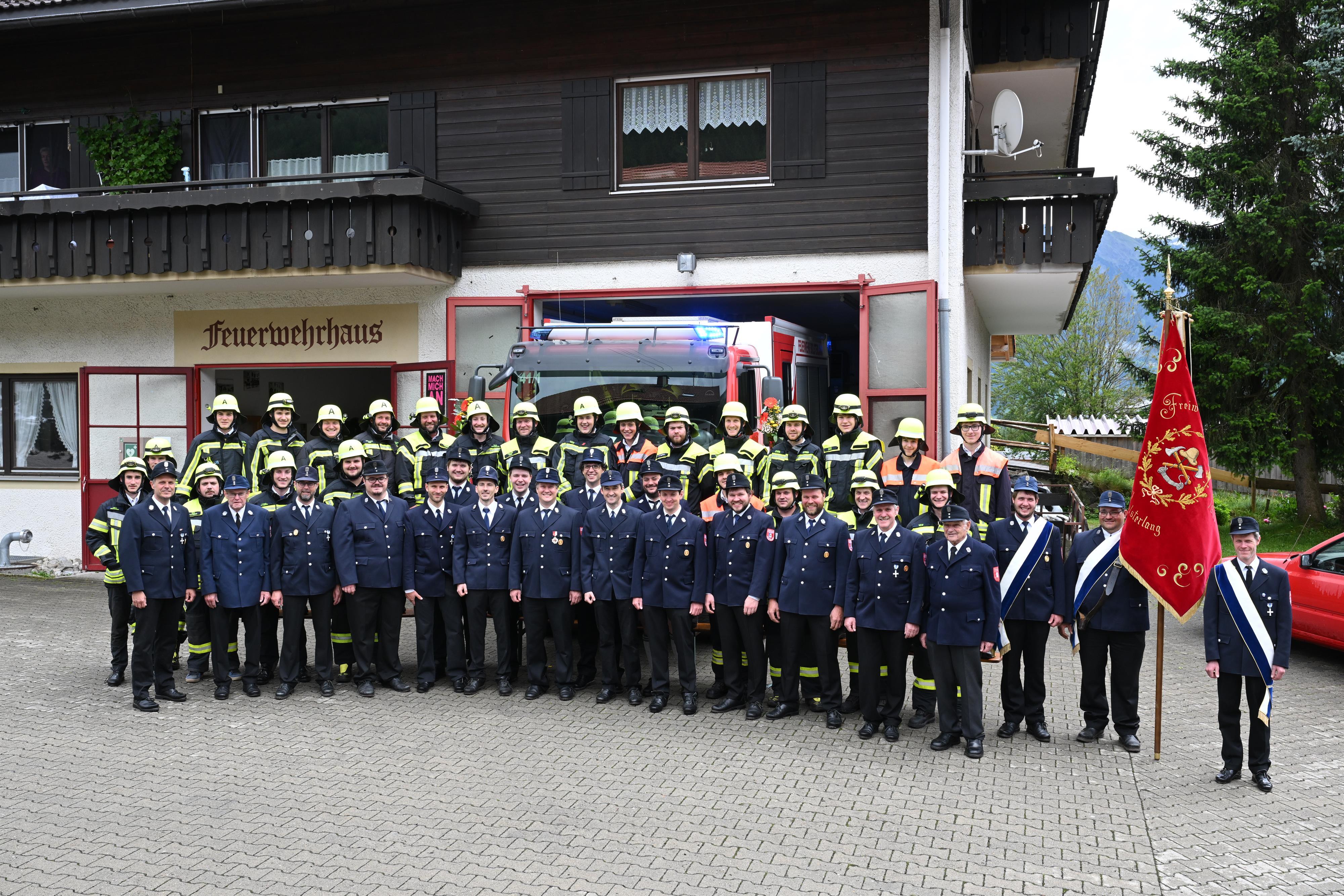 Die Mannschaft der Freiwilligen Feuerwehr