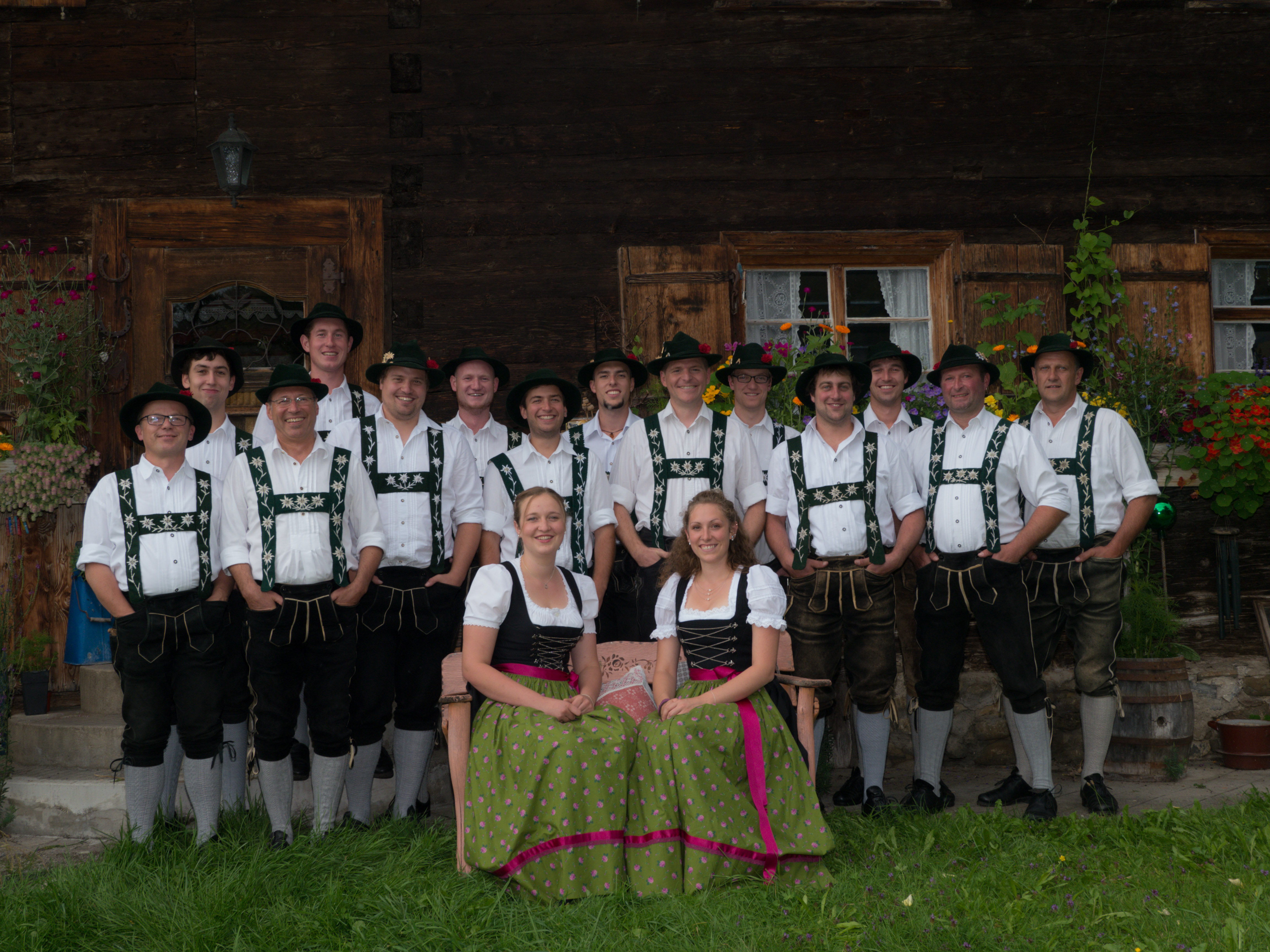 Jodlergruppe Petersthal.jpg