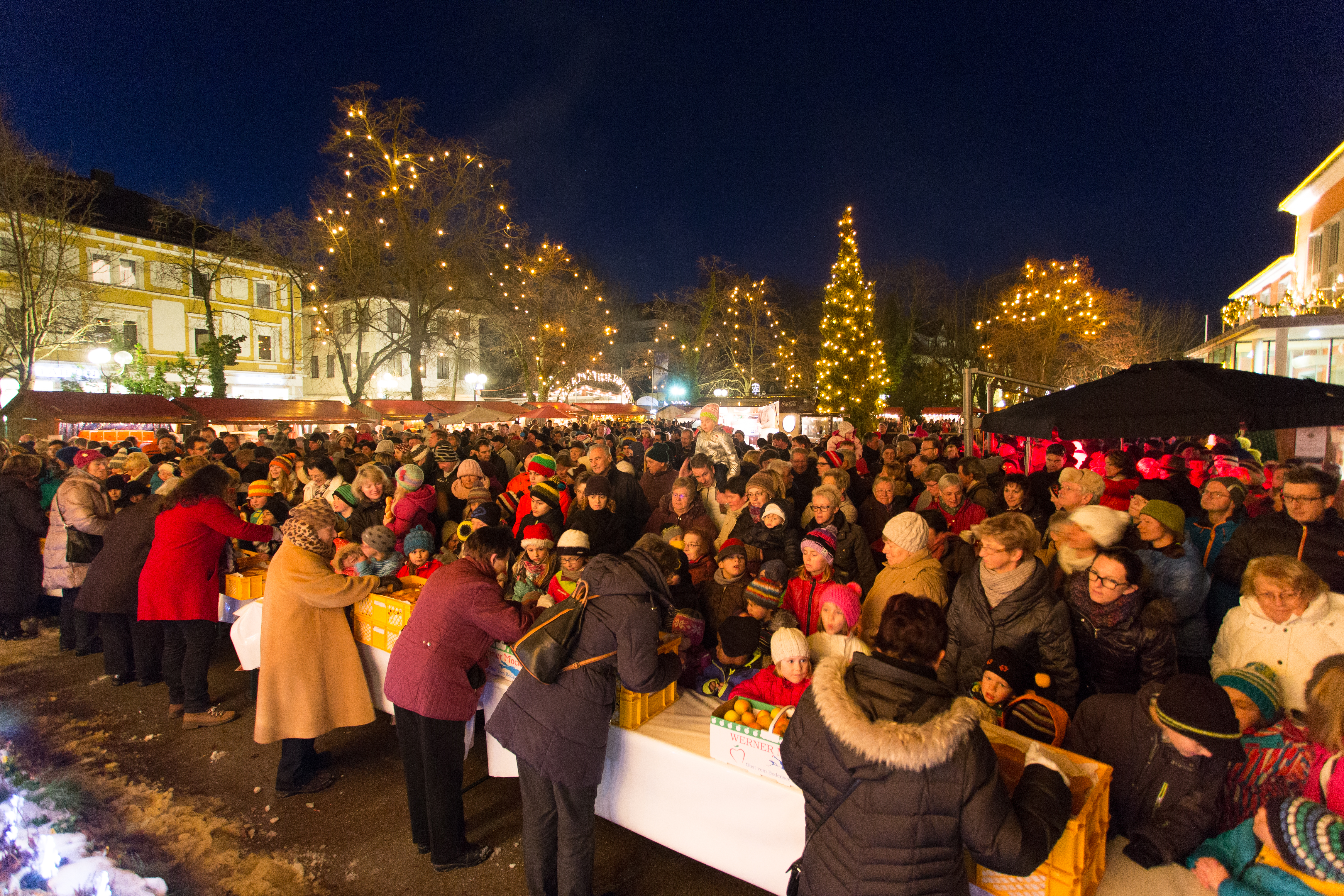 Nikolaus Ausgabe Hefeteigklausen.jpg