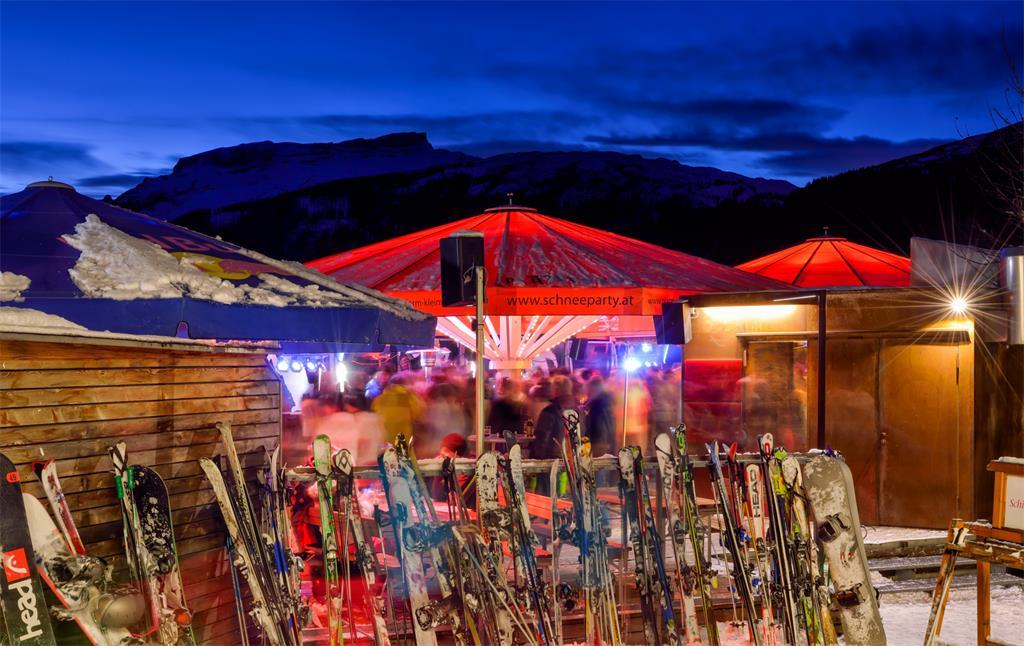 Plattform & Schirmbar