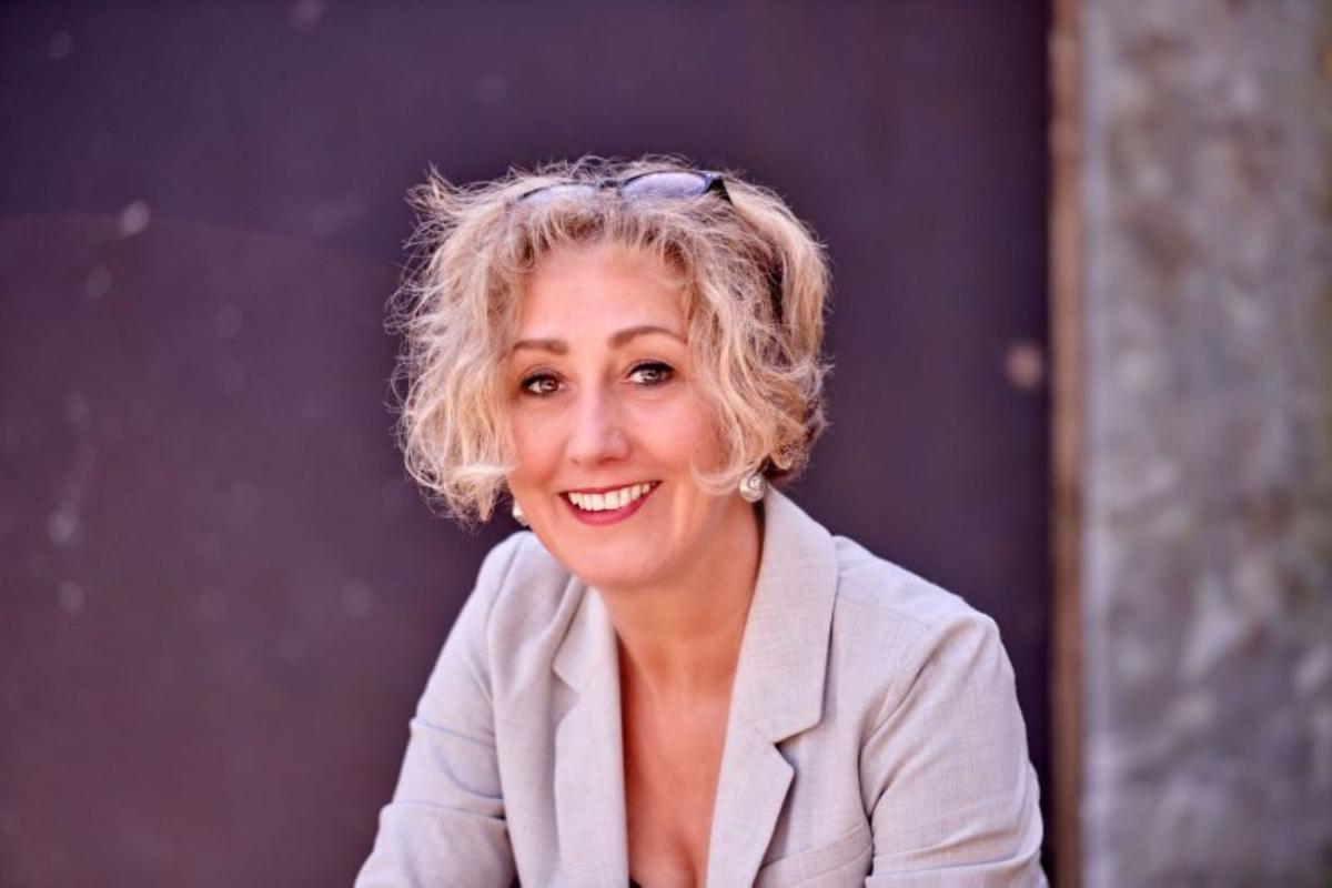 Nicole Dinand Nicole Dinand