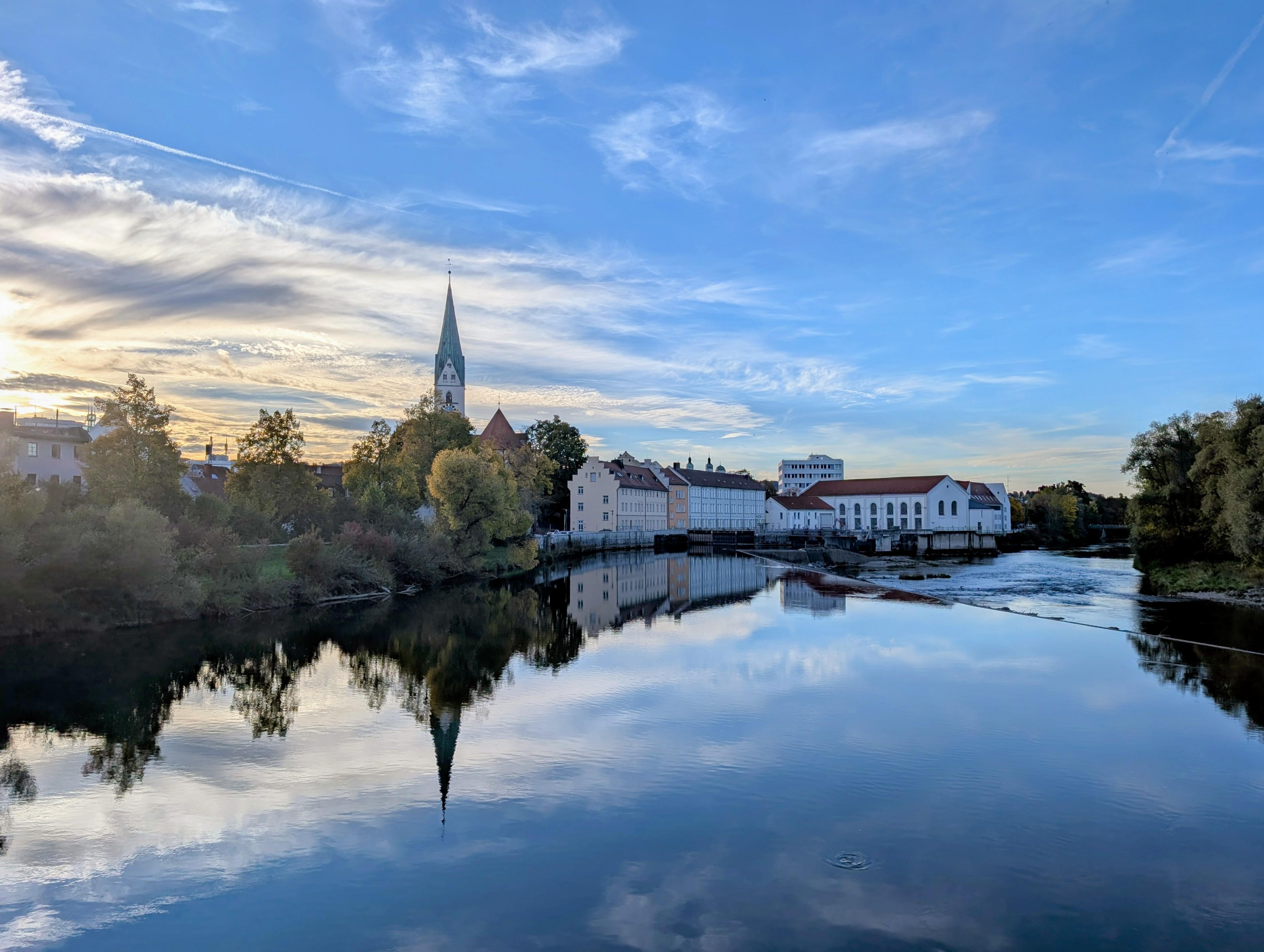 Blick auf die Iller beim Abendspaziergang