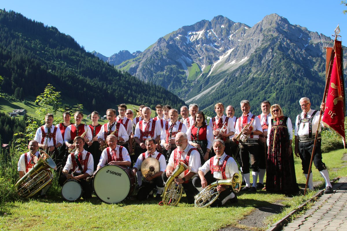 Musikkapelle d'Hirschegger
