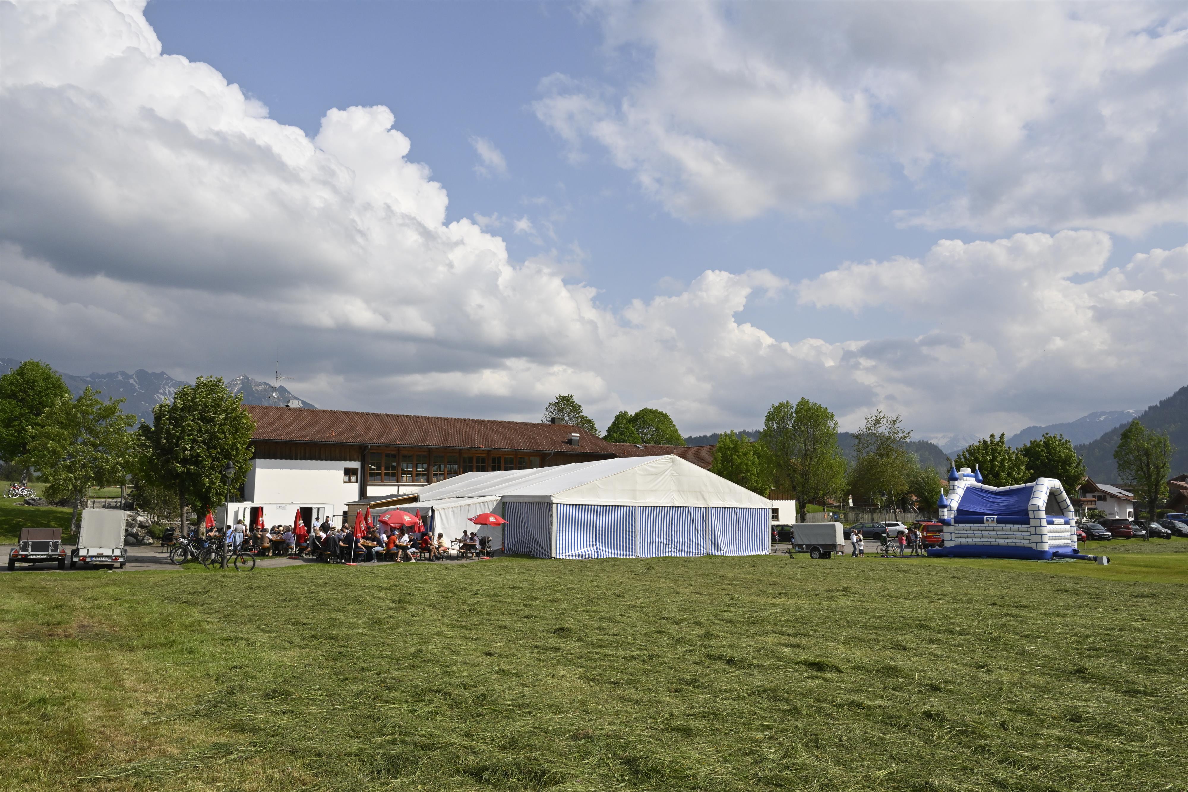 Großes Dorffest mit Zelt in Bolsterlang