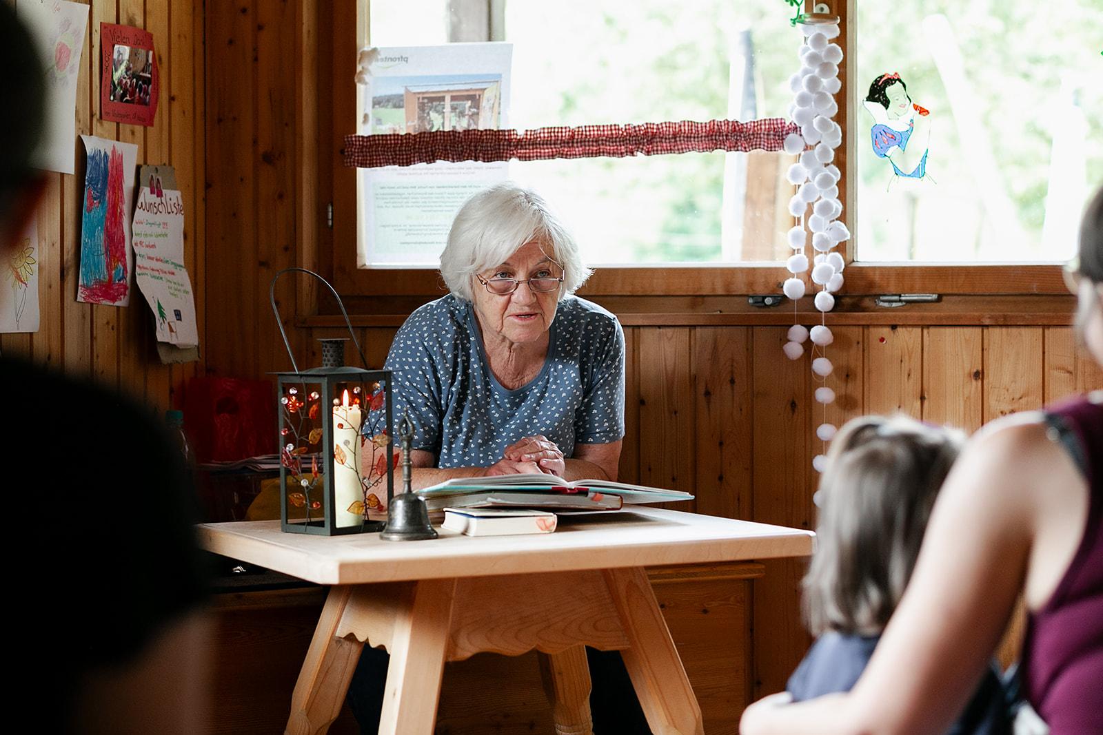 Märchen- und Malstunde