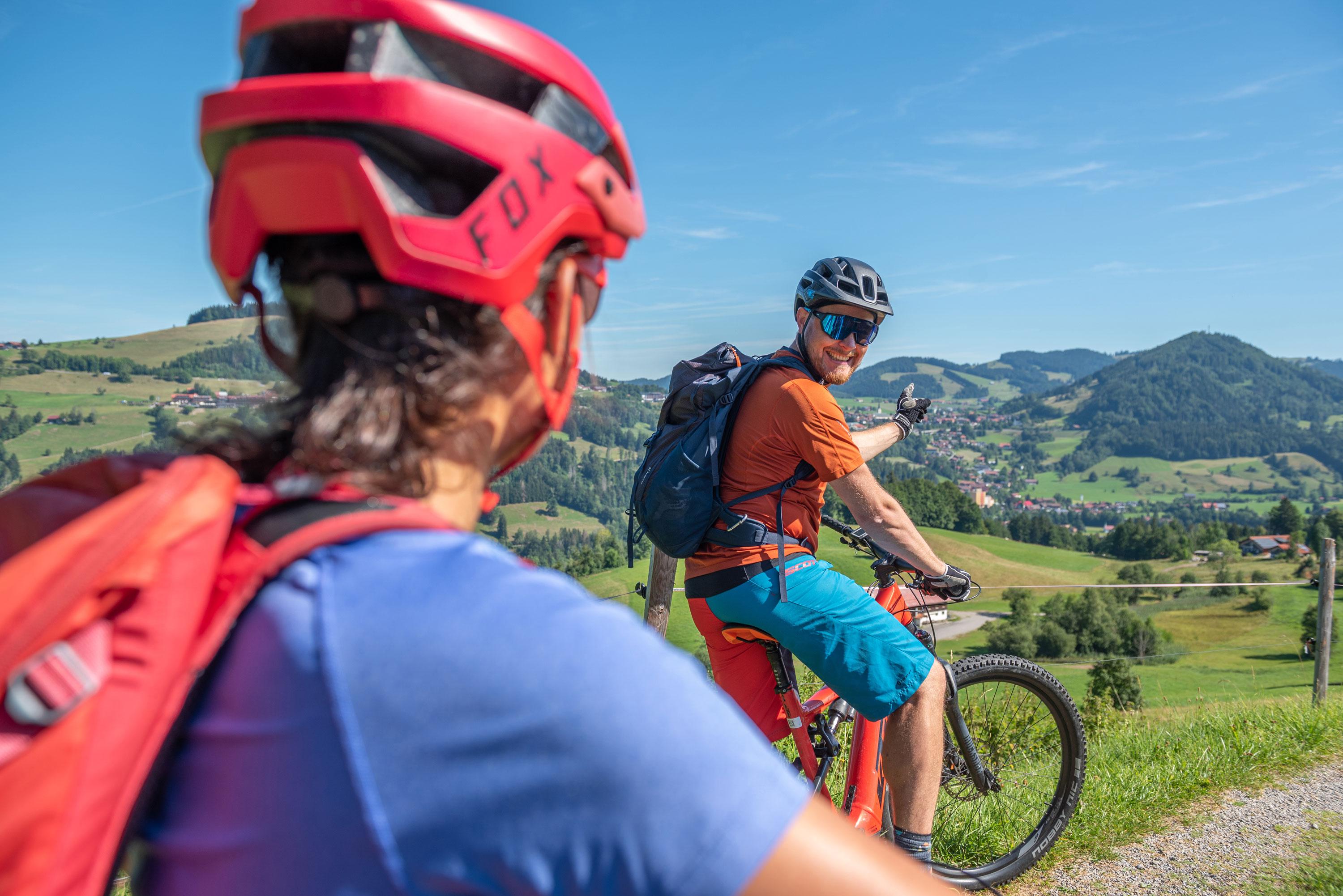 Mit dem E-Bike-Guide auf Entdeckertour Mit dem E-Bike-Guide auf Entdeckertour