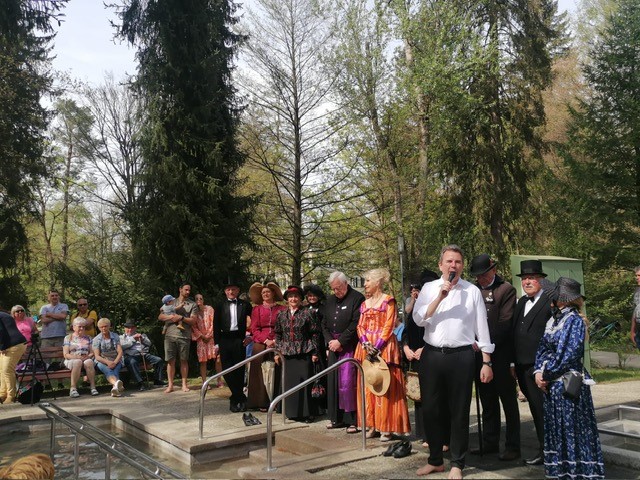 Anwassern.jpg Anwassern.jpg