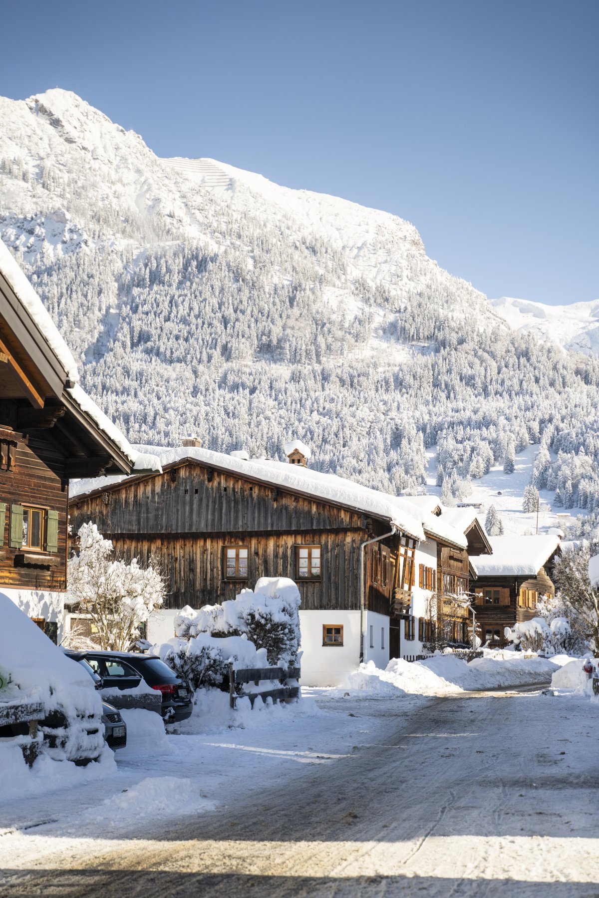 schneebedeckte Weststraße