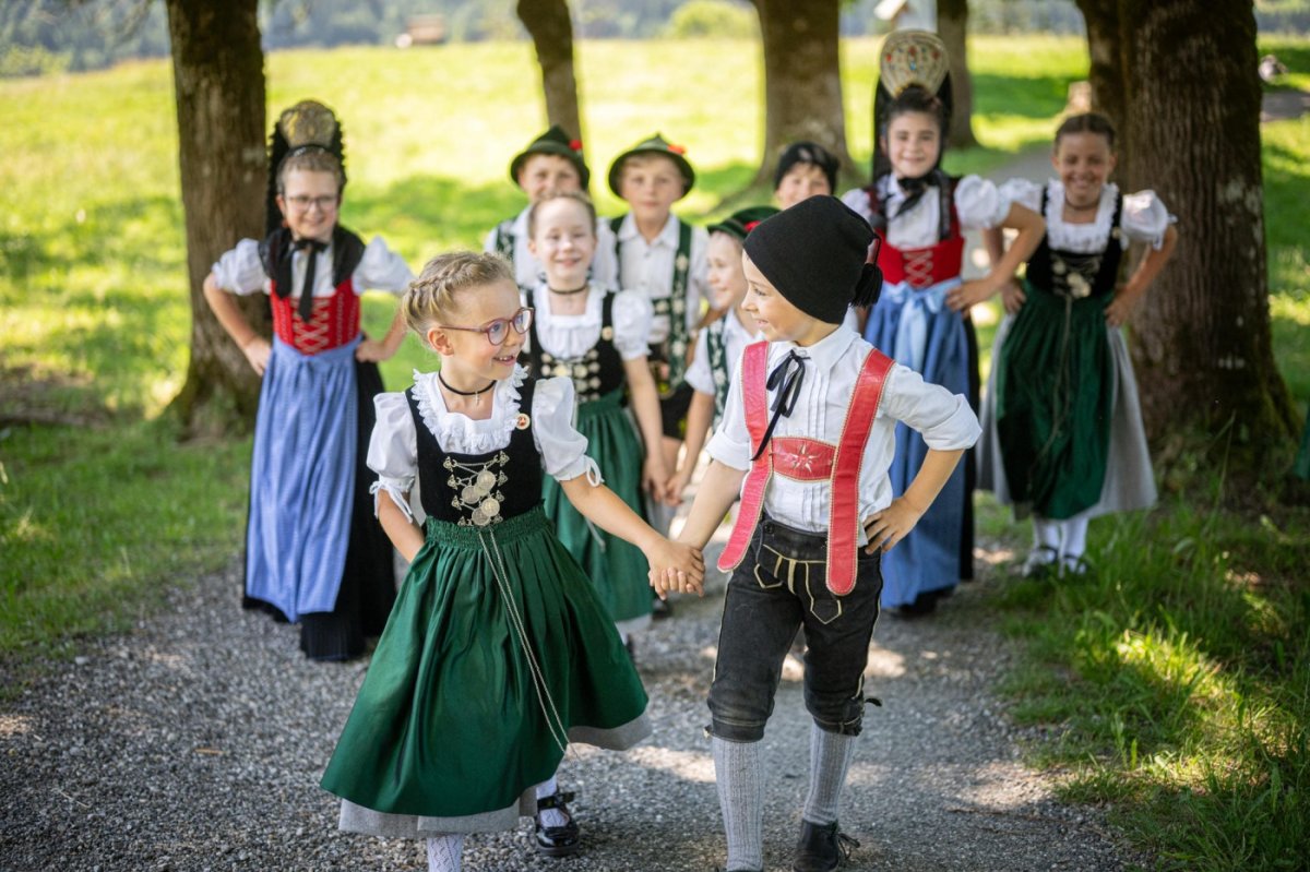 Gebirgstrachten Jugend-1 06470