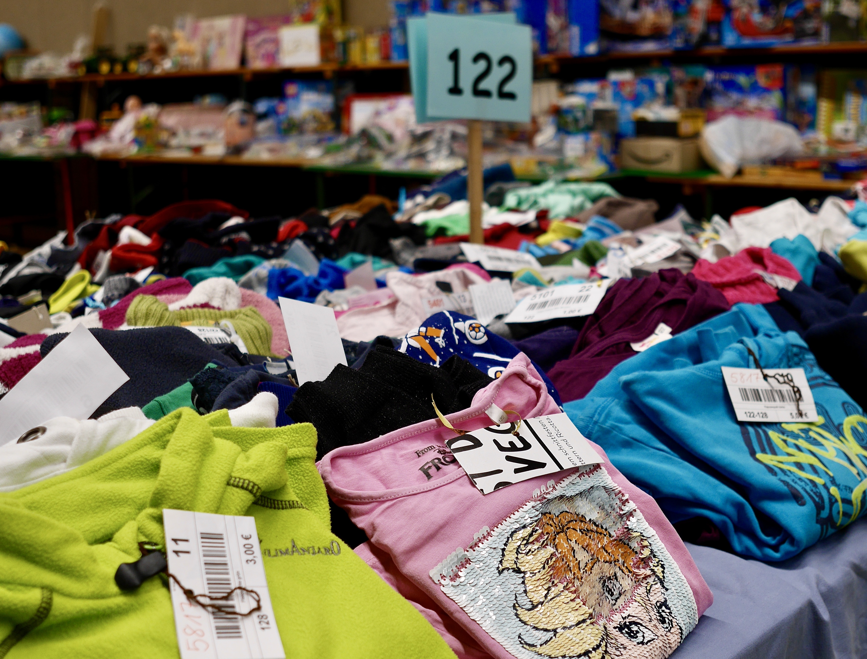 Herbst-Winter-Basar-für-Kindersachen-mit-Ski-Verkauf-Immenstadt