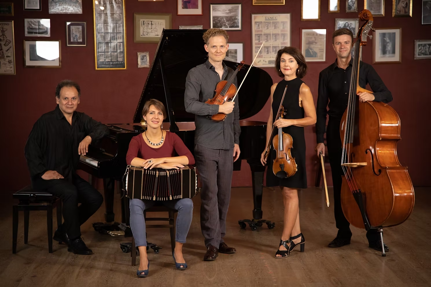 Gruppenfoto-Quinteto-GARUFA.jpg Gruppenfoto-Quinteto-GARUFA.jpg