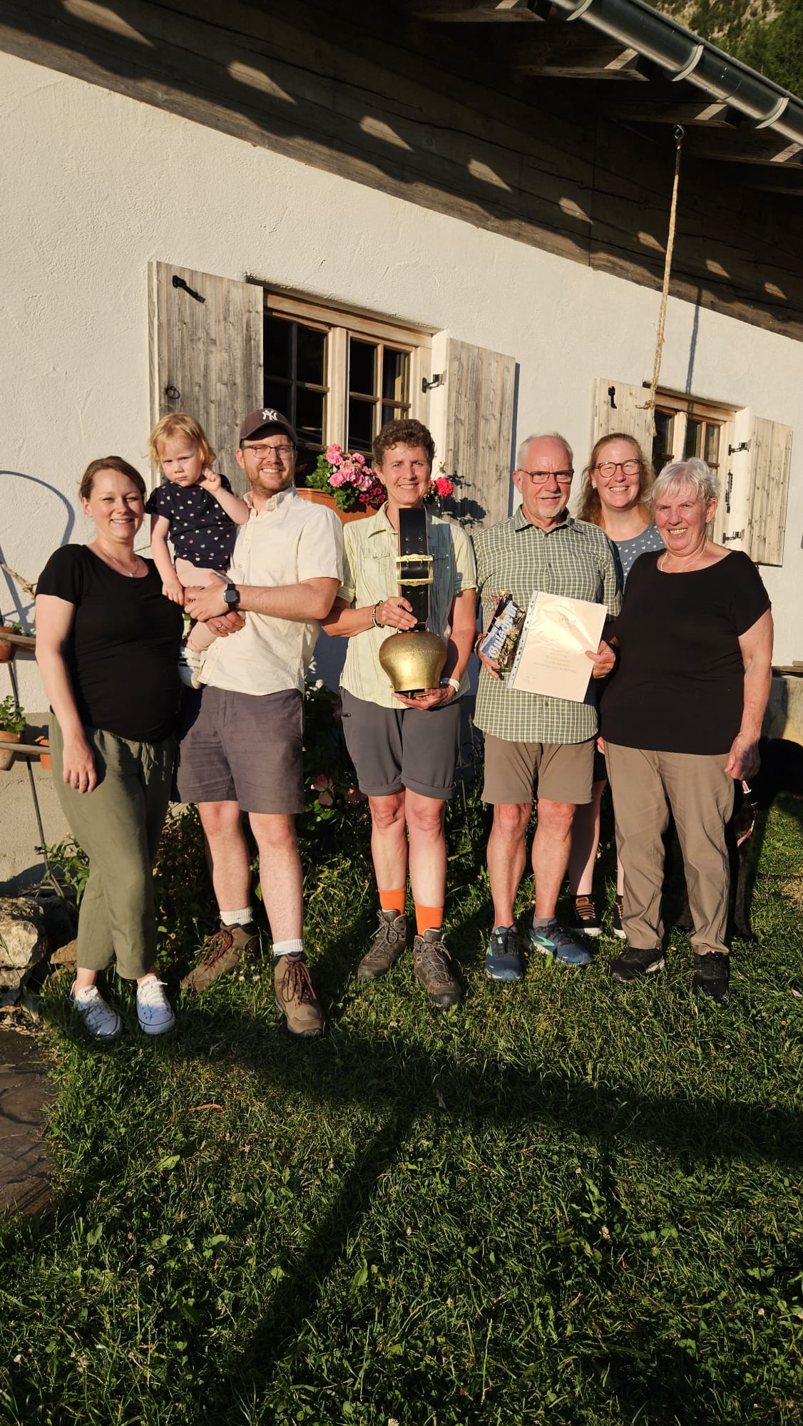Fam. Brose-Stahl (Sohn mit Familie), Regina und Martin Brose aus Oersdorf (Schleswig-Holstein), mit Gastgeberin Michaela Tanzer und Regina Tanzer Fam. Brose-Stahl (Sohn mit Familie), Regina und Martin Brose aus Oersdorf (Schleswig-Holstein), mit Gastgeberin Michaela Tanzer und Regina Tanzer