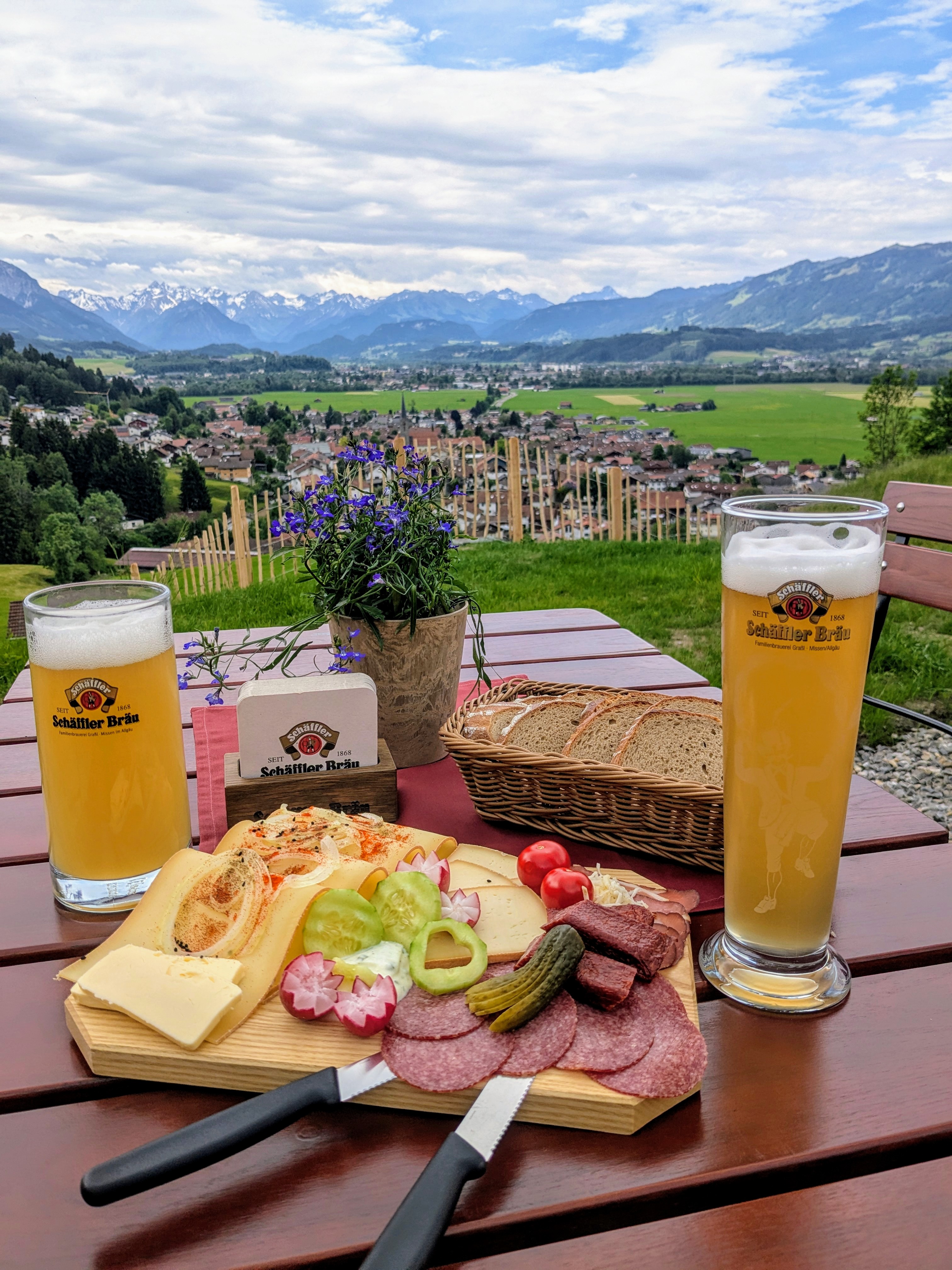 Brotzeit Sennalpe Weinberg Eck.jpg