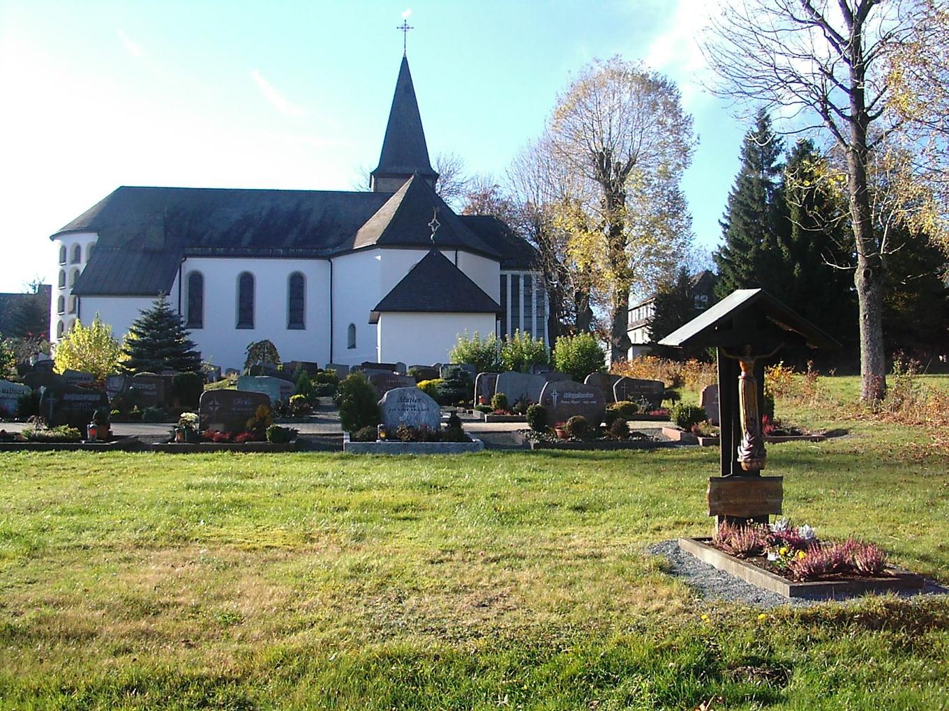 Kirche St. Laurentius Neuastenberg.jpg