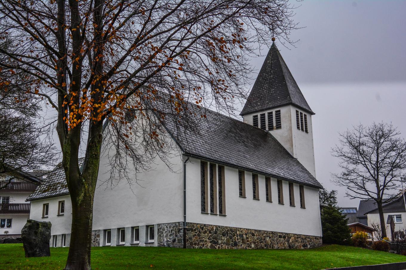 Kirche Mariä Heimsuchung Hildfeld.jpg