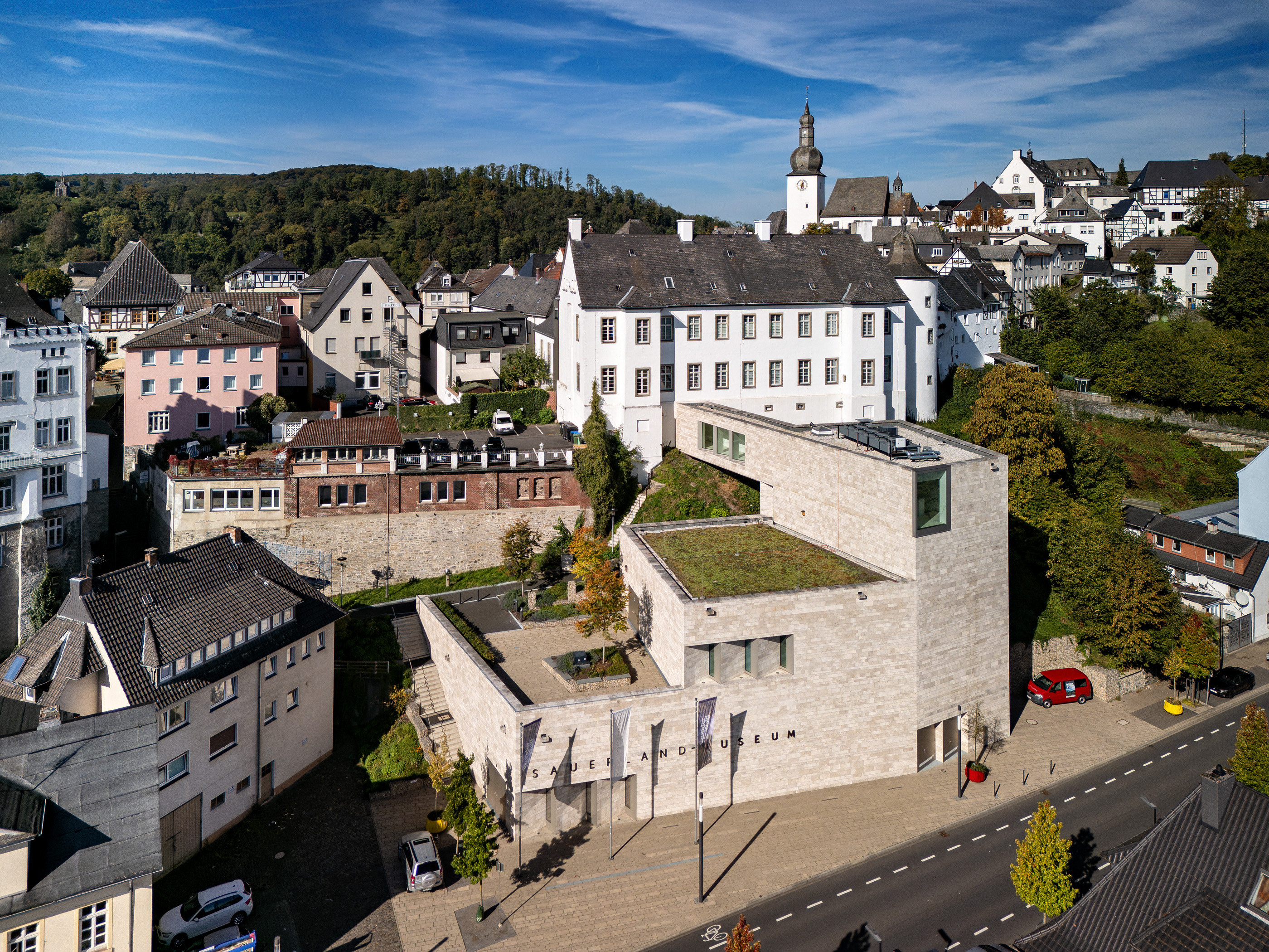 1. Luftbildaufnahme Sauerland-Museum (c) Wolfgang Detemple.jpg