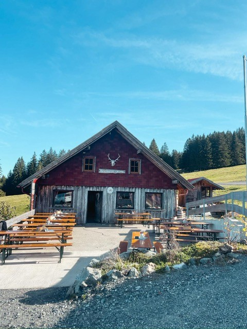 Hütte.jpg