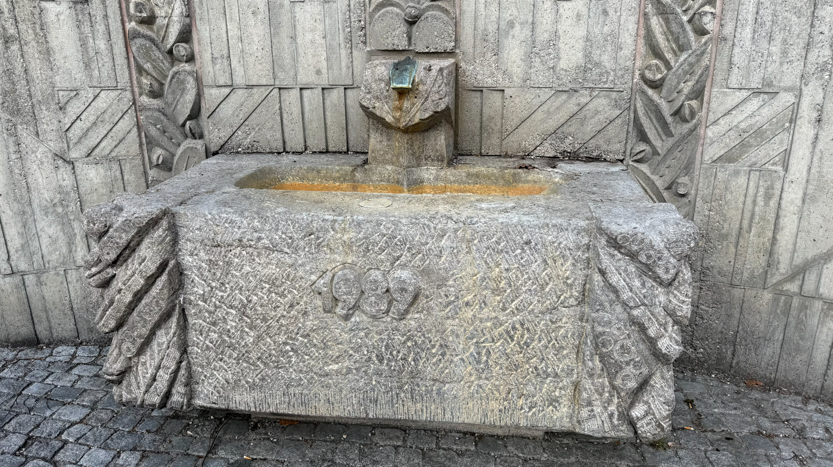 Brunnen in der Webergasse Brunnen in der Webergasse