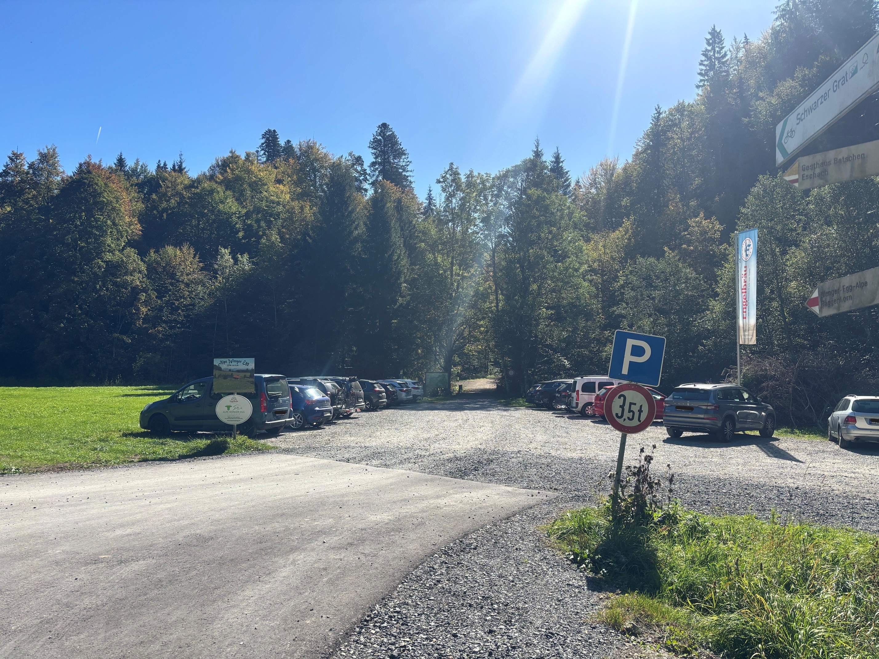 ParkplatzBatschenKreuzthal_CorinaKrezler_AllgaeuerSeenland.jpg